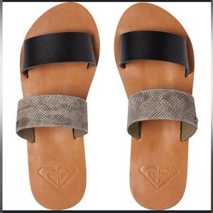 Roxy Ayana Sandals. Black and Snake Print Straps. Flat. Size 7 1/2.